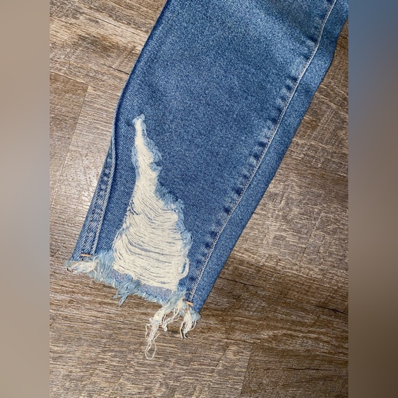 Good American Good Curve distressed ankle jeans NWOT - Picture 7 of 15